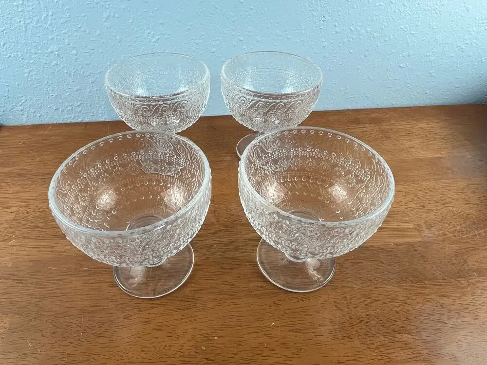 VTG Clear Pressed Glass Footed Sherbet Dessert Cups Set 4 Embossed Daisy Swirl